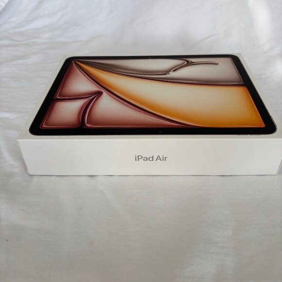 Apple iPad Air Just the Box - Picture 1 of 4